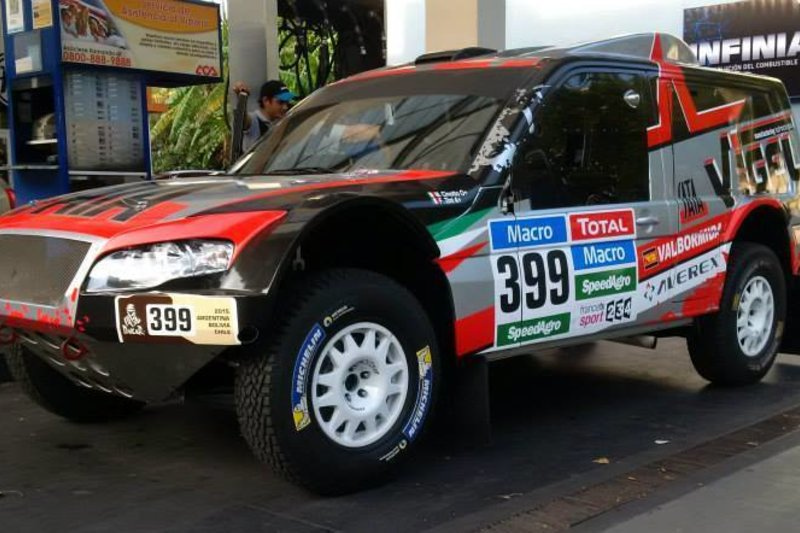 michele-cinottos-the-titan-experimental-car-at-dakar-rally-2015