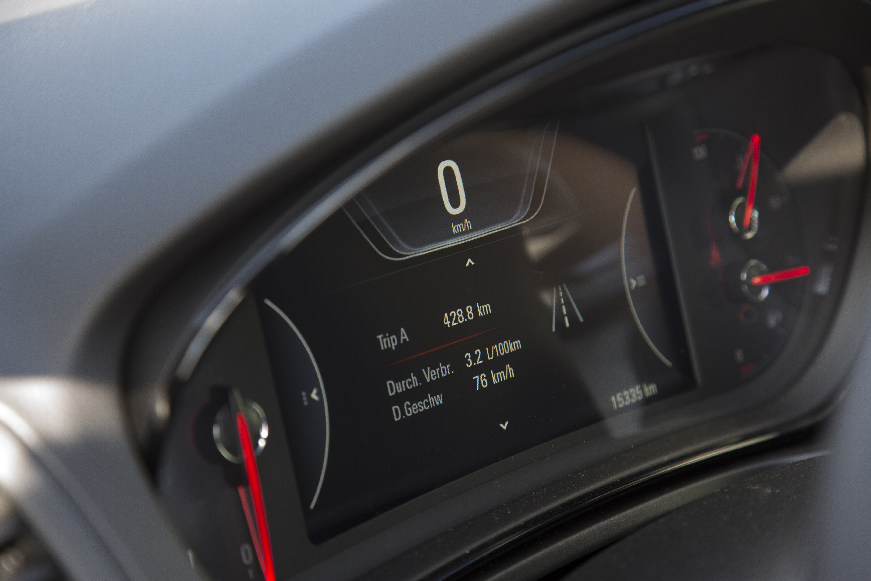Opel-Insignia-300800
