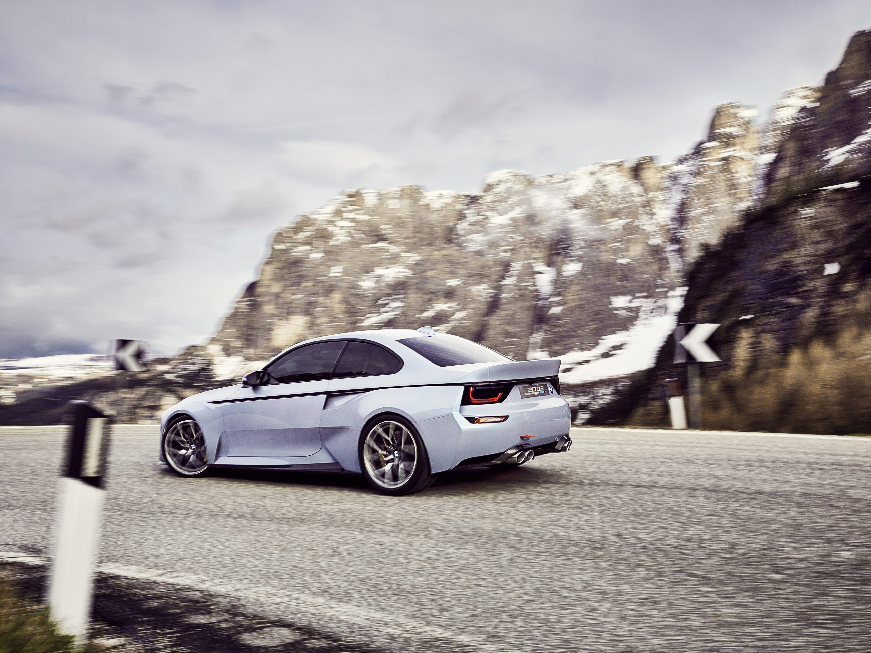 P90219722 highRes bmw-2002-hommage-05-