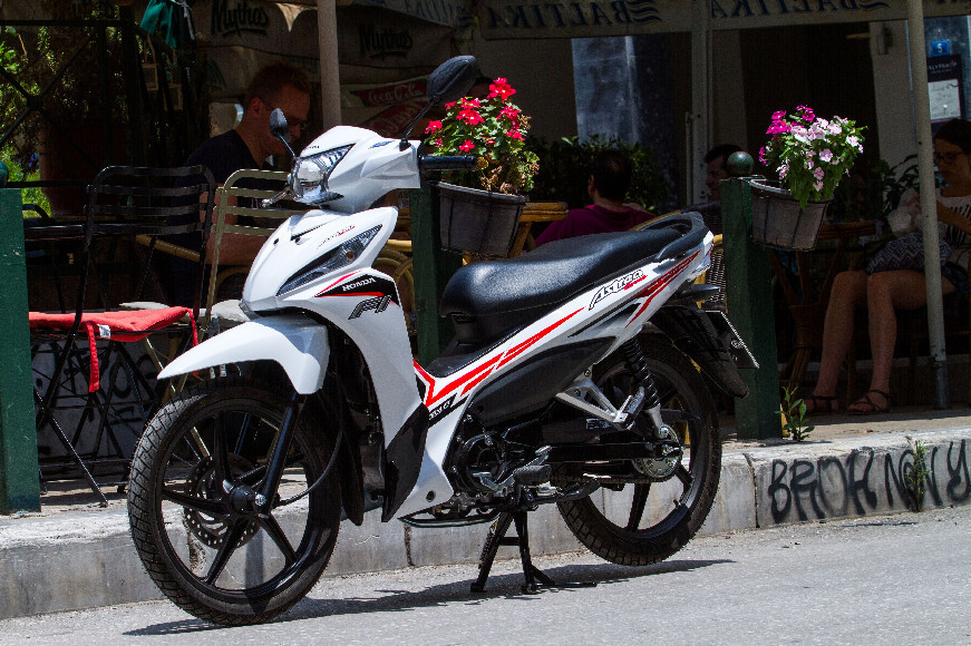 Honda Astrea Grand 3