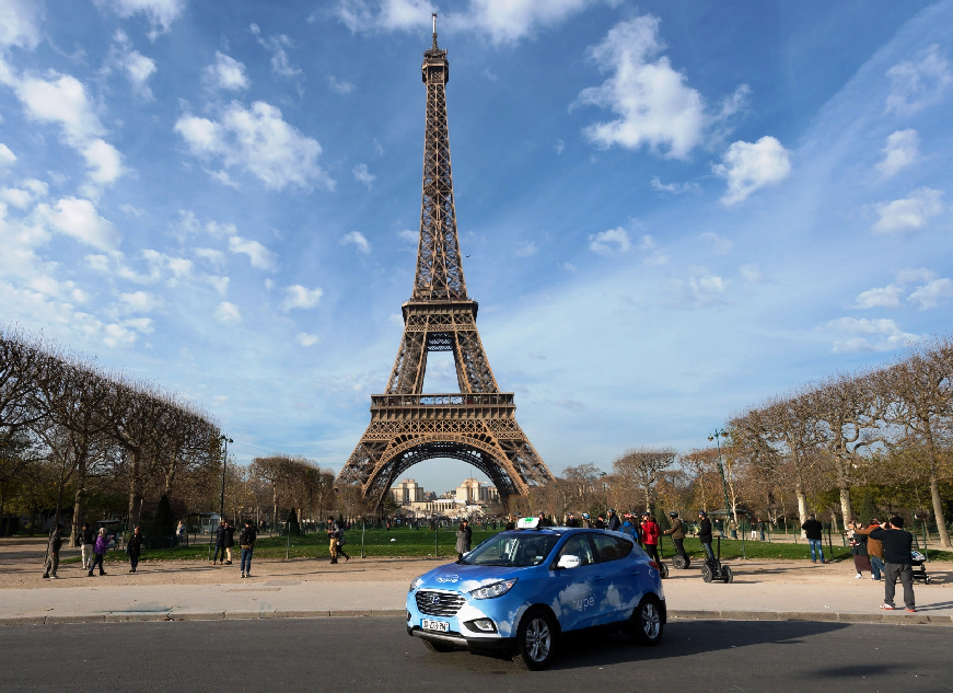 Fuel Cell Taxi in Paris  2