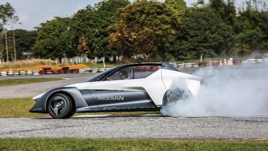 To Nissan BladeGlider στην παραγωγή