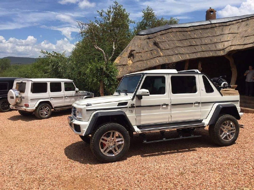 Mercedes-Maybach G650 4×4² Landaulet (video)