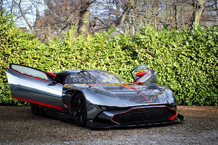 Aston-Martin-Vulcan-1