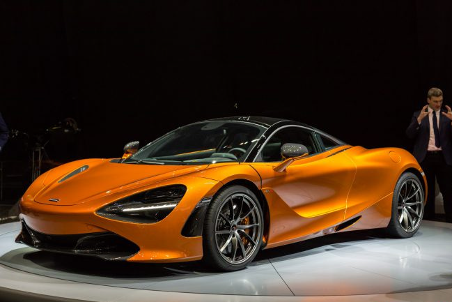 McLaren 720S Geneva17-1-696x464