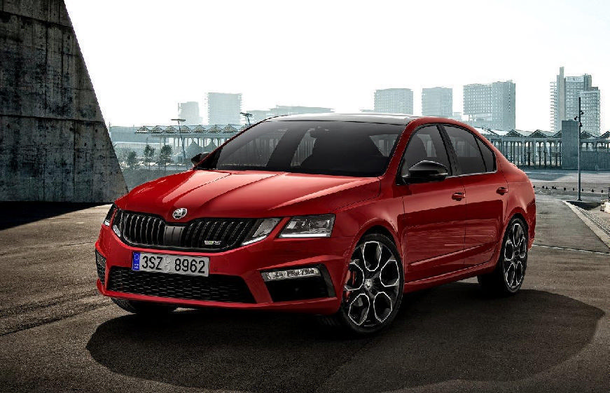 ŠKODA OCTAVIA RS 245: ξεχειλίζει από ισχύ και δυναμισμό