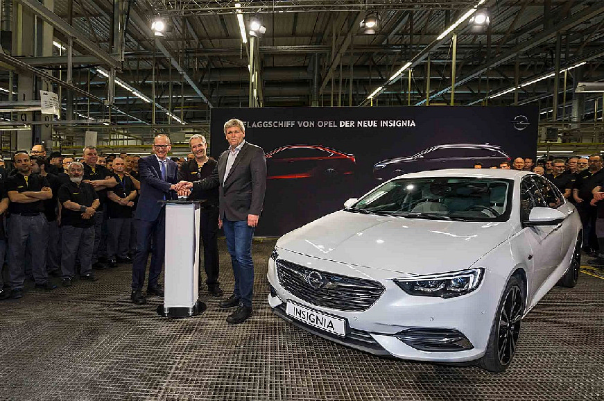 Το πρώτο νέο Opel Insignia βγήκε από την γραμμή παραγωγής