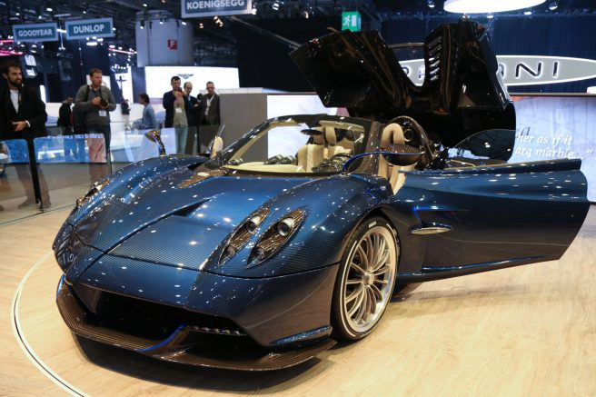 Pagani-Huayra-Roadster11-1-696x464