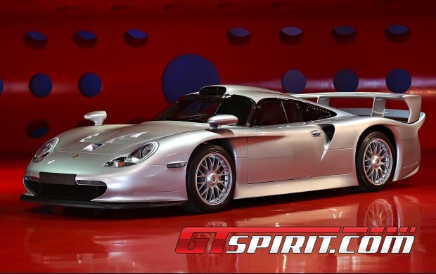 1 από τις 20 Porsche 911 GT1 πωλείται προς 5.000.000€