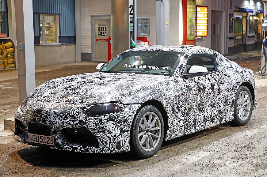 H Toyota Supra αποκαλύπτεται σιγά σιγά