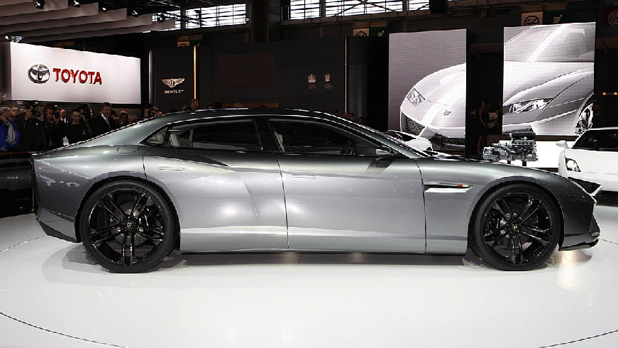 Υπάρχει 4πορτη sedan Lamborghini ;