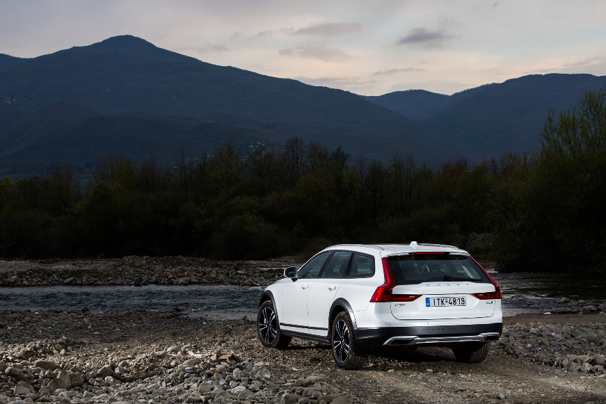 V90 CROSS COUNTRY e