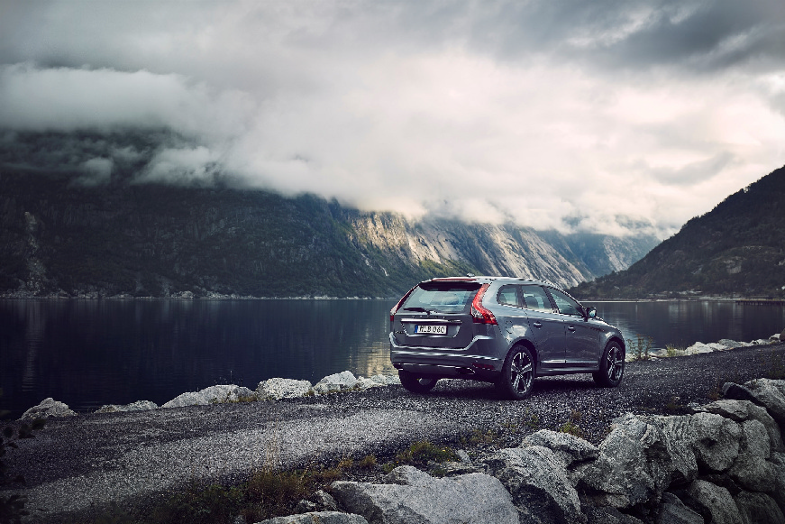 VOLVO XC60 photo 2