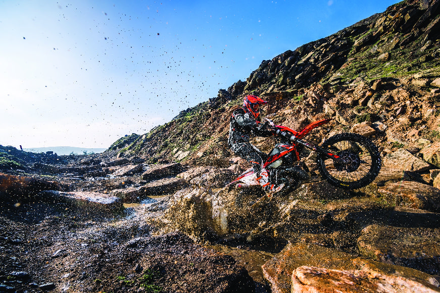 KTM 300 EXC TPI MY 2018 Action 02