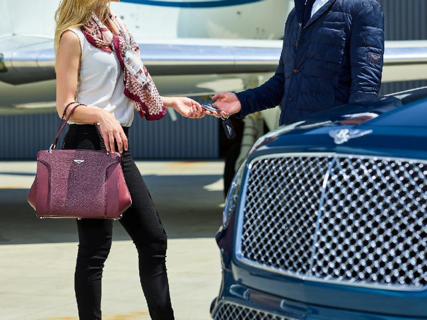 Παράδοση στον χώρο σου αν παραγγείλεις Bentley