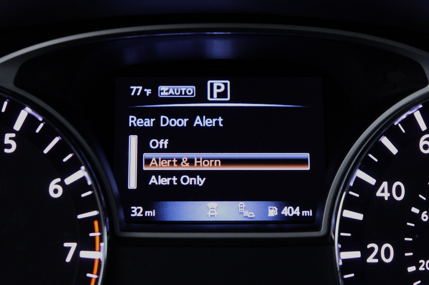2018-Nissan-Pathfinder-Rear-Door-Alert-activate
