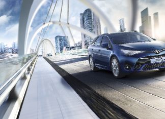 2015 Toyota Avensis06