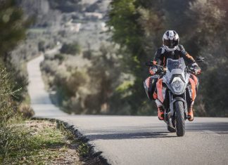 KTM 1290 SUPER DUKE GT 03