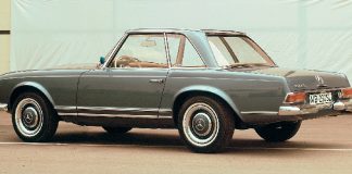 gonews-Mercedes-Benz-230-SL-with-Pagoda-roof