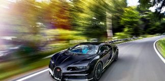 2017-Bugatti-Chiron-front-three-quarter-in-motion-04