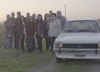 7-paidia anapalaiwsan to ford-fiesta-ilikias 38-etwn sto opoio emathan na odigoun