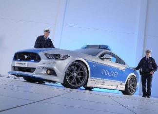 Ford-Mustang-GT-Polizei-front-three-quarter-04-1