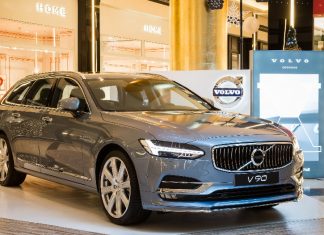 NEW VOLVO V90 GOLDEN HALL 1