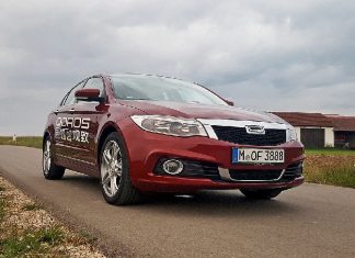 enas kinezos poy tairiazei sthn Eyr;vph