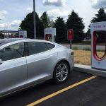 Χρέωση για υπερφόρτιση από την Tesla