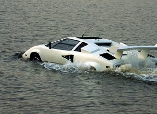 Αμφίβια Lamborghni Countach