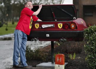 Γραμματοκιβώτιο φτιαγμένο από Ferrari Mondial