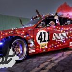 Χριστουγεννιάτικη η Toyota του Tuerck κάνει donuts με τον Αη Βασίλη (video)