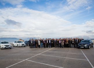 To Δίκτυο της Renault στην Ελλάδα καλωσορίζει το νέο MEGANE
