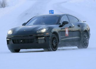 Η Porsche Mission E δοκιμάζεται...