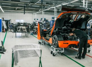 Bόλτα στο εργοστάσιο της Koenigsegg (VIDEO)