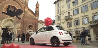 Το Fiat 500 στον ρόλο του Έρωτα την Ημέρα του Αγίου Βαλεντίνου