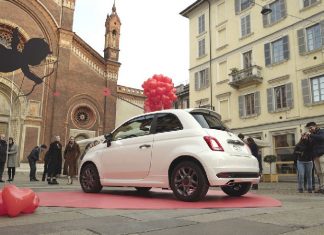Το Fiat 500 στον ρόλο του Έρωτα την Ημέρα του Αγίου Βαλεντίνου