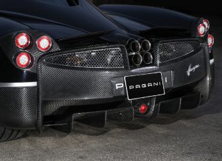 Black Pagani Huayra Tempesta