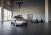 Στα κόκκινα η Tesla