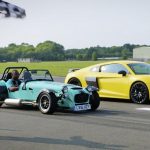 Κόντρα Audi R8 V10 με Caterham 620S (video)
