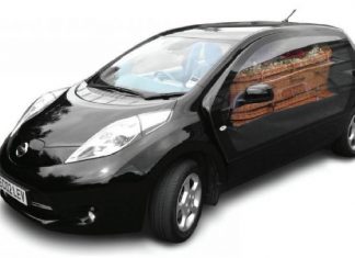 Οικολογικός ενταφιασμός με νεκροφόρα Nissan Leaf