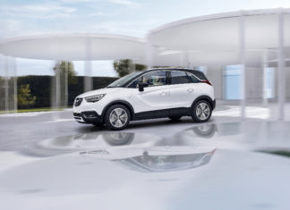 Επιλογή από πέντε κινητήρες βενζίνης και diesel για το Opel Crossland X Επιλογή από πέντε κινητήρες βενζίνης και diesel για το Opel Crossland X