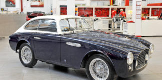 Η ανακατασκευασμένη Ferrari 225E είναι χάρμα οφθαλμών