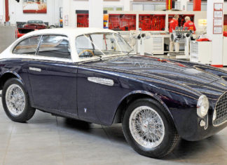 Η ανακατασκευασμένη Ferrari 225E είναι χάρμα οφθαλμών
