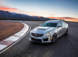 Η σχολή οδήγησης της Cadillac δέχεται μέχρι και 85χρονους (video)