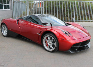 Pagani Huayra με 4000 χλμ. πωλείται πάνω απο 2 εκατ.
