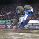Tρέλα με τους αγώνες Monster Truck (video)