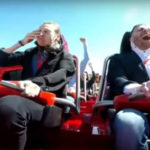 Ανέβηκε στο τρενάκι της Ferrari Land και τον χτύπησε πουλί στο πρόσωπο ! (+video)