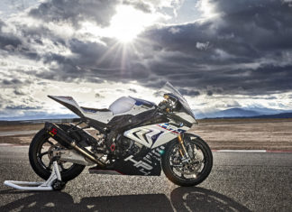 P90254420 highRes bmw-hp4-race-04-2017