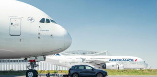 Porsche Cayenne τραβάει Airbus A380 285 τόνων